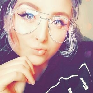 Meet your Posher, Brandi